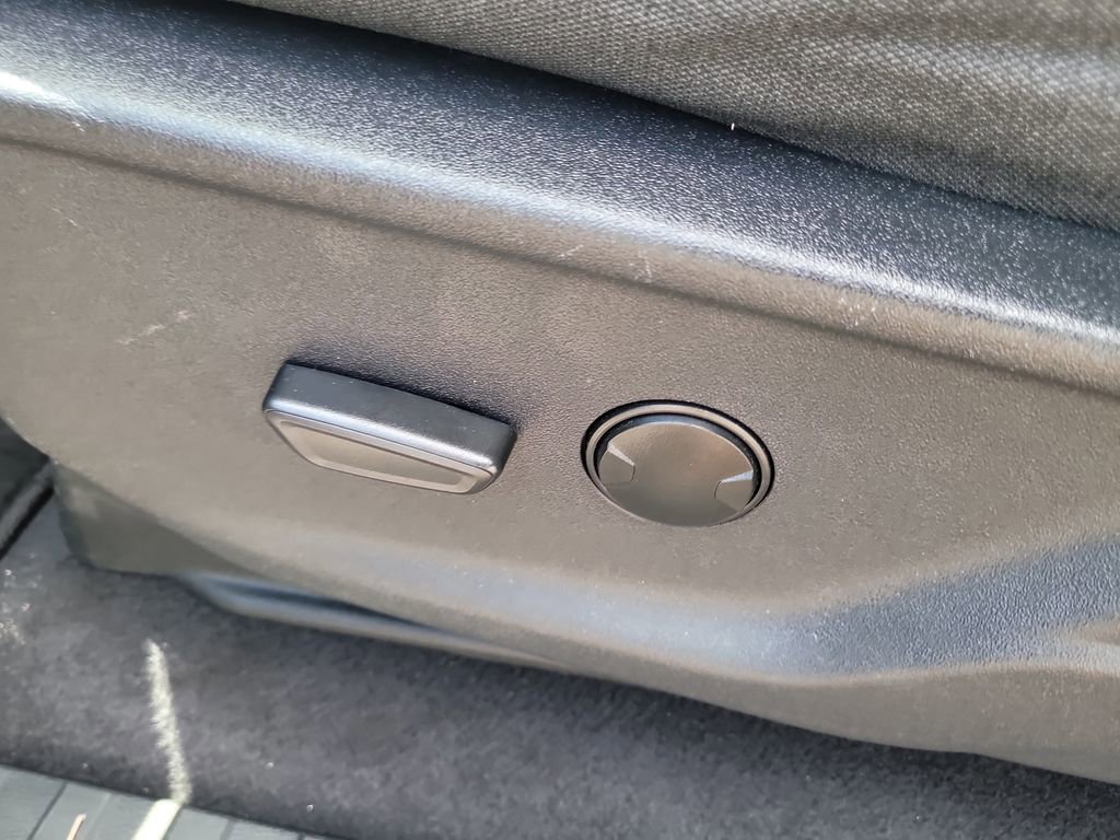 Certified 2023 Ford F150 Lightning XLT image 18