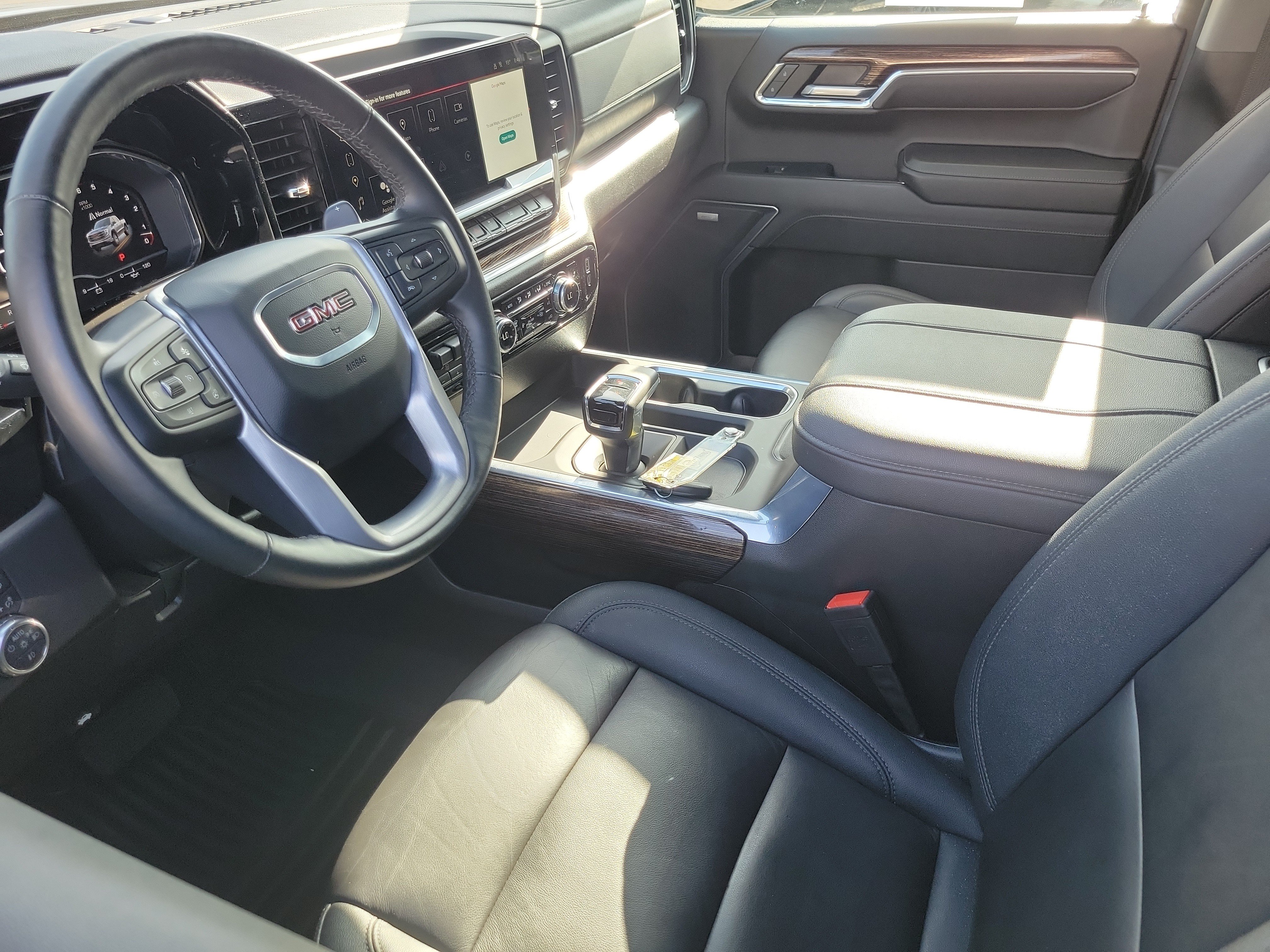 Used 2024 GMC Sierra 1500 Elevation w/ Elevation Premium Package RWD image 3