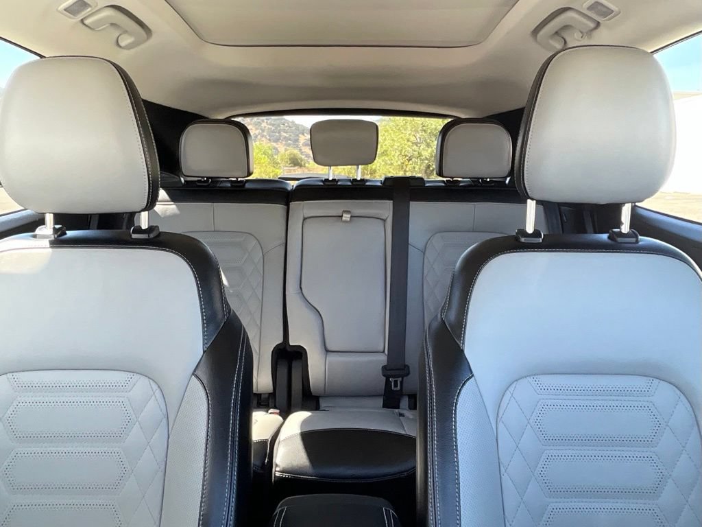 Certified 2024 Ford Escape SE w/ PHEV Premium Package FWD image 32