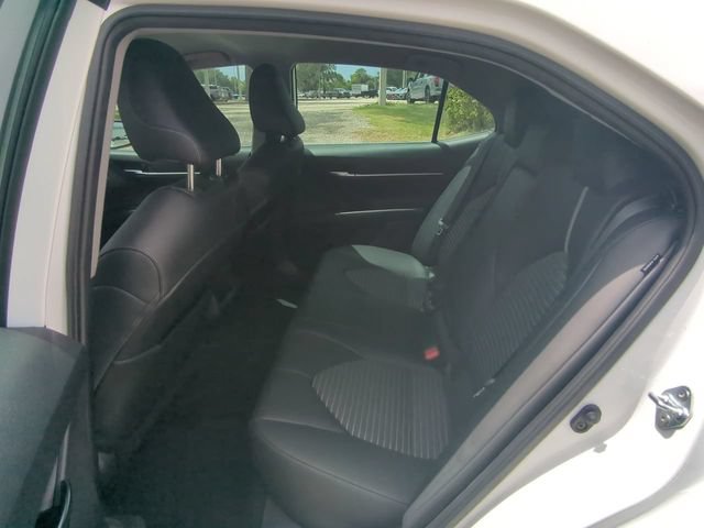 Used 2022 Toyota Camry SE FWD image 15