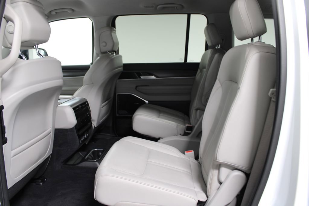 Used 2024 Jeep Wagoneer Series II image 25