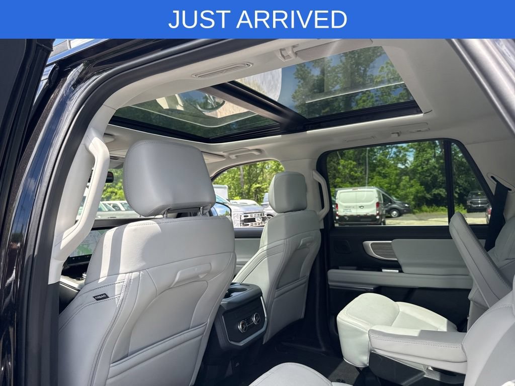 Certified 2025 Ford Expedition Platinum w/ Driver's Package AWD/4WD image 33