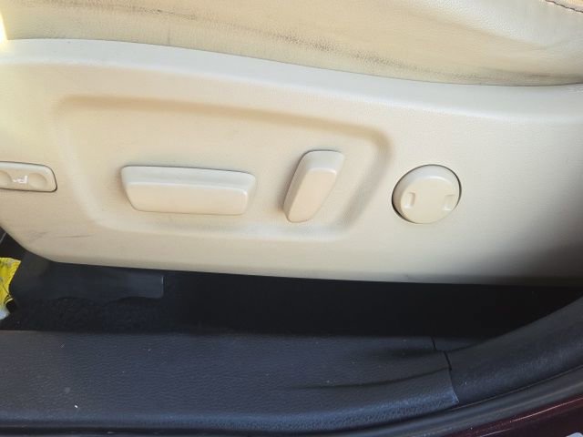 Used 2018 Toyota Highlander Limited FWD image 29