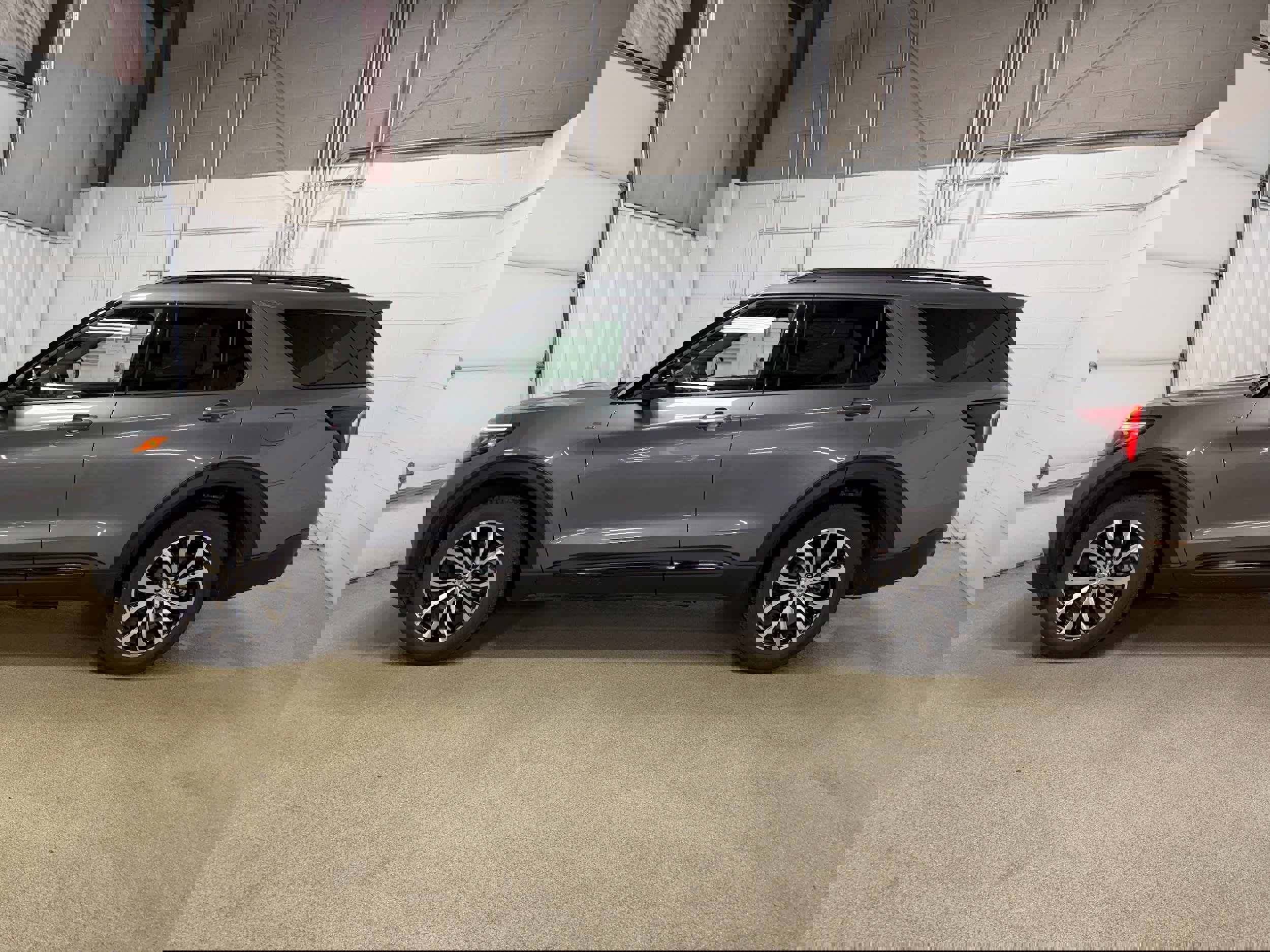 Certified 2025 Ford Explorer ST-Line image 6