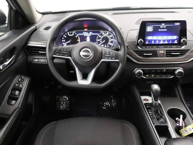 Used 2025 Nissan Altima 2.5 SV FWD image 35