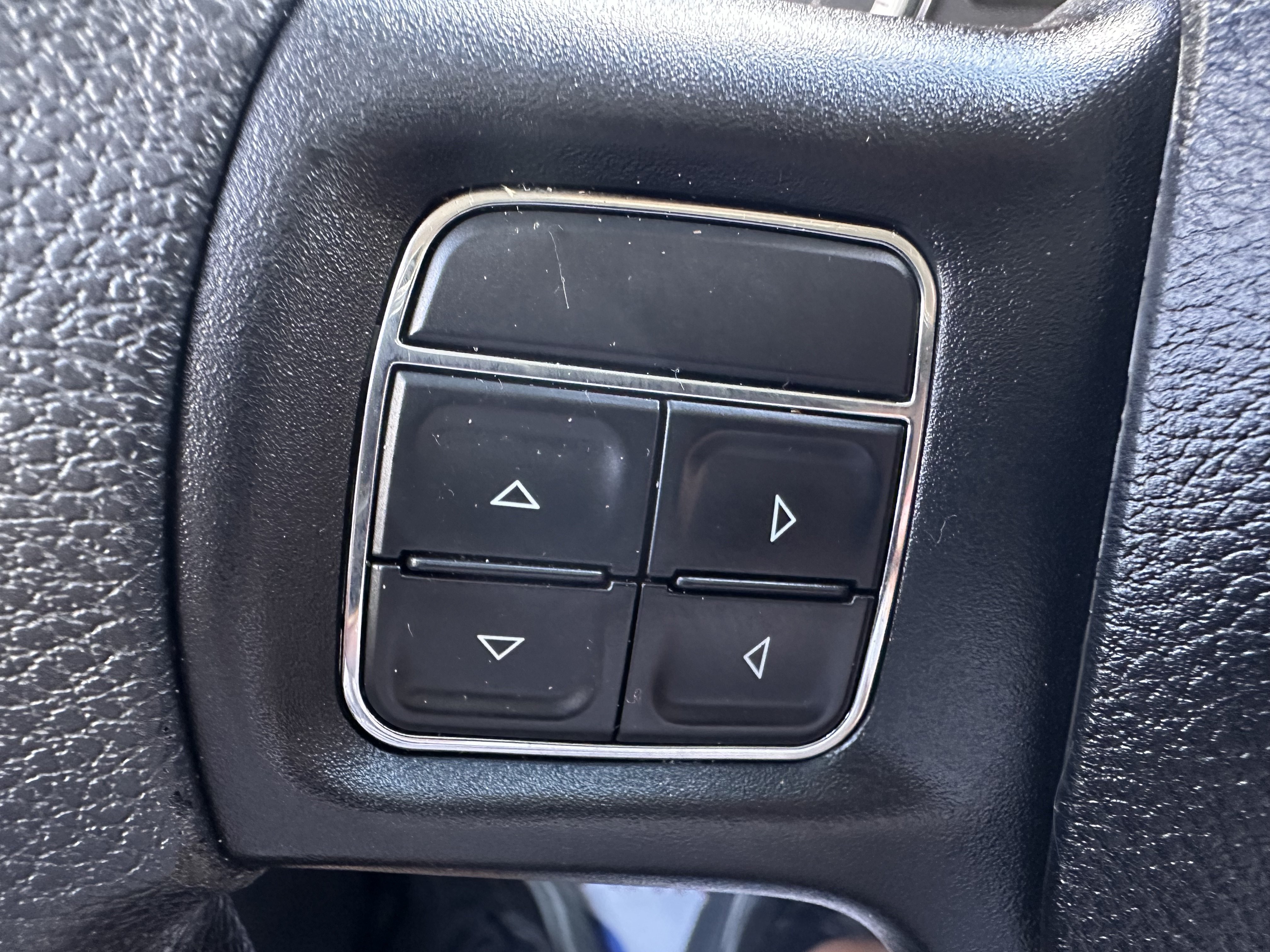 Used 2018 RAM 3500 Tradesman w/ Chrome Appearance Group RWD image 20
