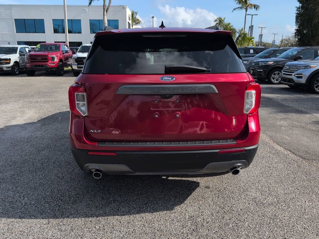 Certified 2022 Ford Explorer XLT w/ Equipment Group 202A image 4