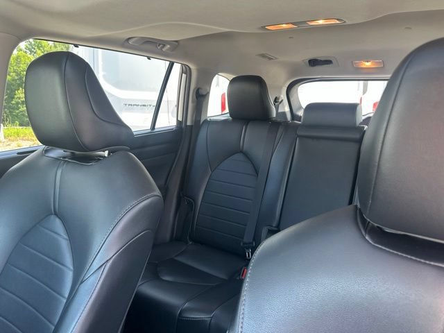 Used 2021 Toyota Highlander XLE FWD image 9