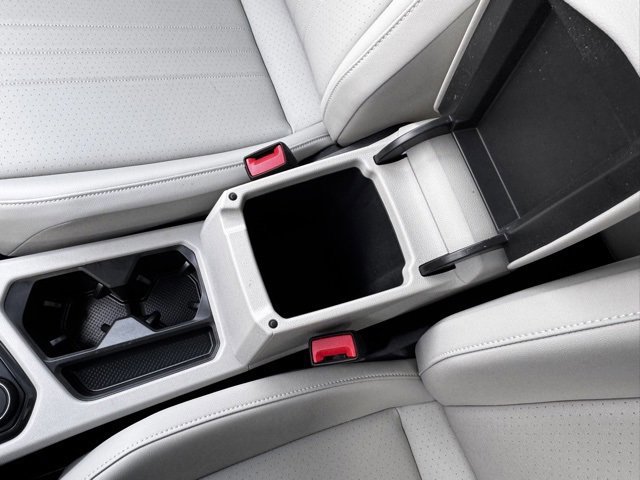 Used 2024 Volkswagen Tiguan SE w/ Panoramic Sunroof Package image 30