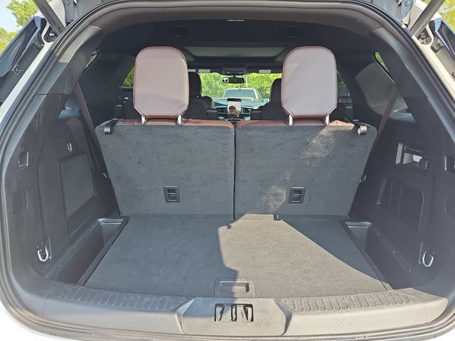 Certified 2023 Ford Explorer Platinum w/ Technology Package AWD/4WD image 12