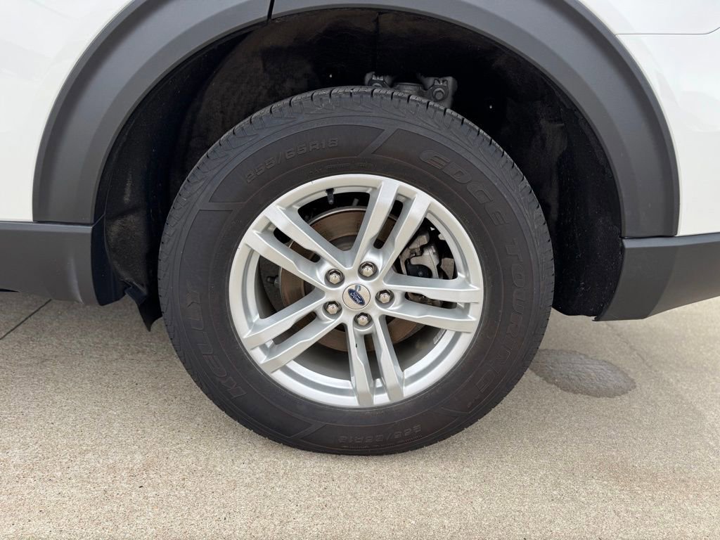 Certified 2023 Ford Explorer XLT w/ Equipment Group 202A image 9