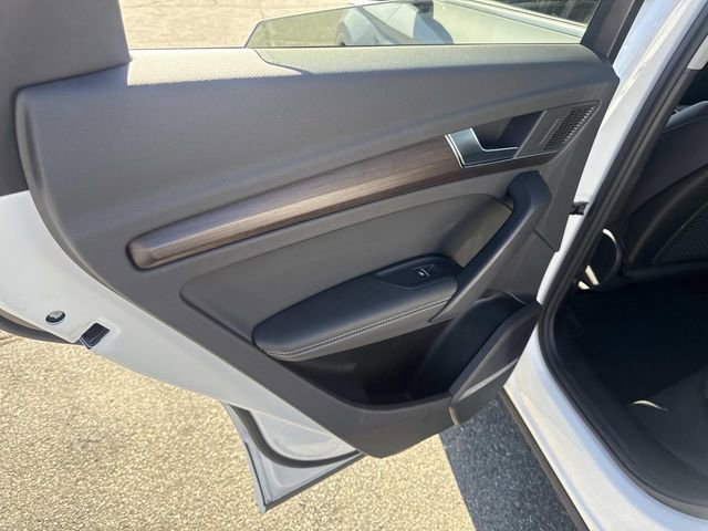 Used 2024 Audi Q5 2.0T Premium Plus image 17