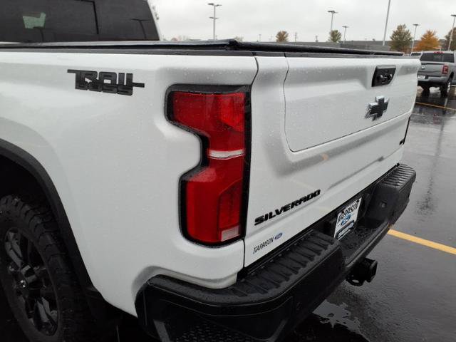Used 2025 Chevrolet Silverado 3500 LTZ w/ LTZ Plus Package AWD/4WD image 10