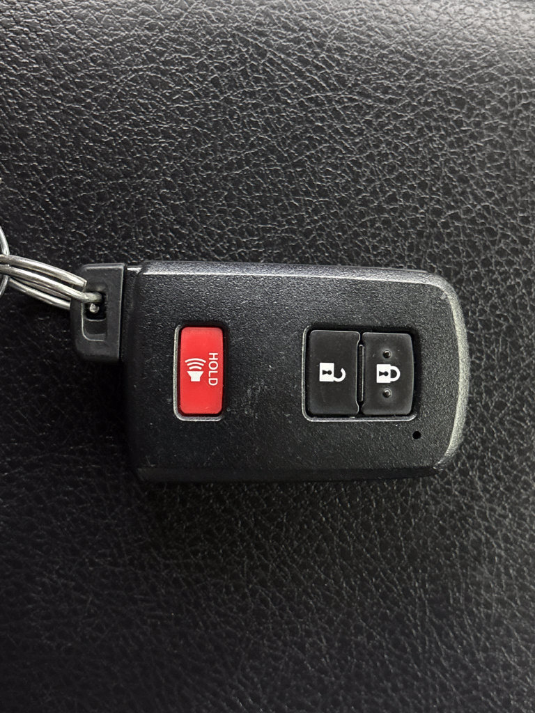 Used 2021 Toyota 4Runner SR5 AWD/4WD image 31