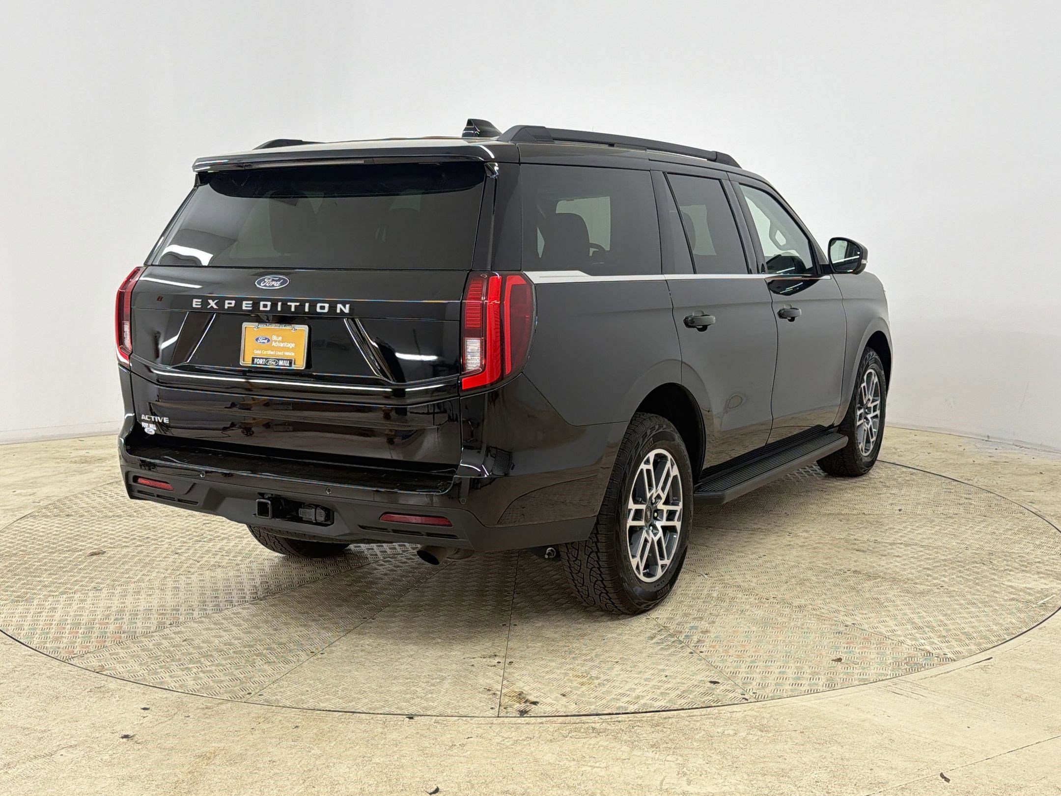 Certified 2025 Ford Expedition Active image 9