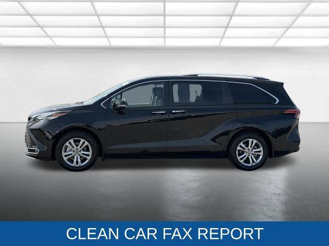 Used 2023 Toyota Sienna Platinum AWD/4WD image 4