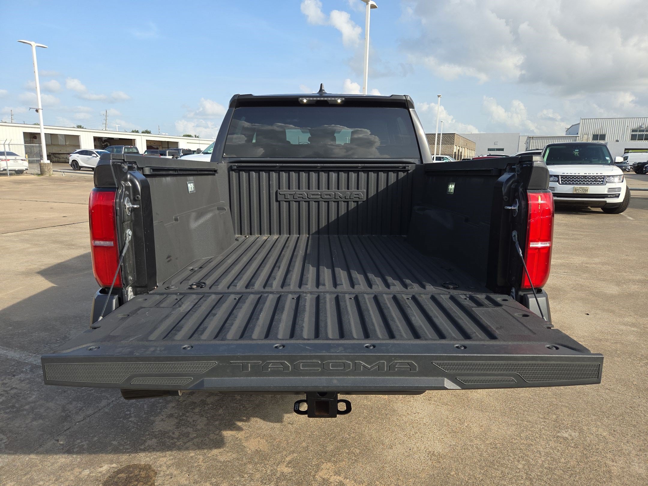Used 2025 Toyota Tacoma SR AWD/4WD image 30
