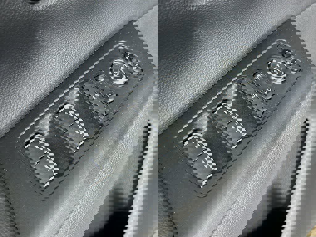 Used 2023 Honda CR-V EX-L image 29