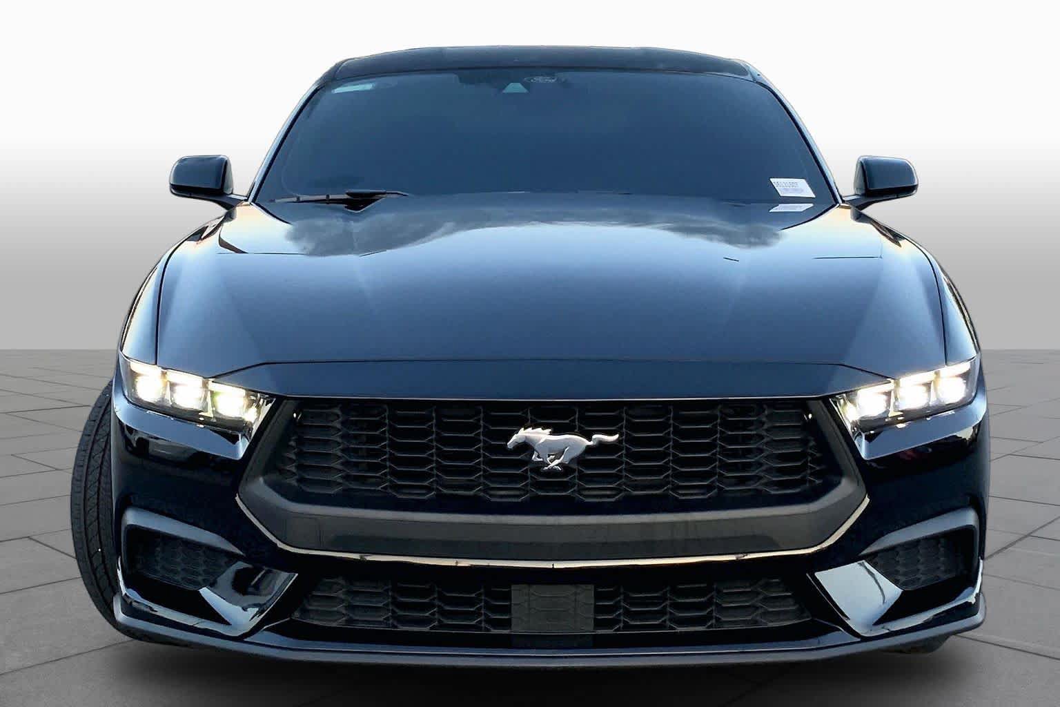 Certified 2025 Ford Mustang Coupe RWD image 4