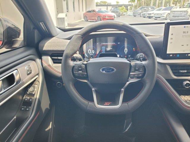 Certified 2025 Ford Explorer ST RWD image 17