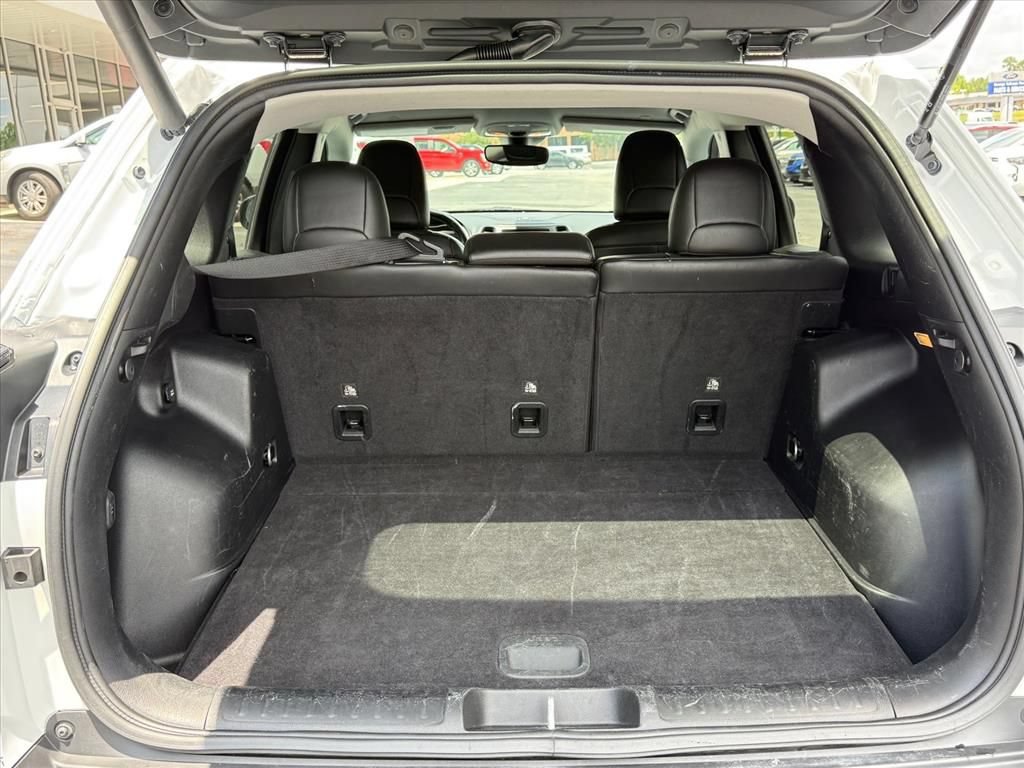 Used 2021 Jeep Cherokee Latitude Lux w/ Comfort/Convenience Group FWD image 16