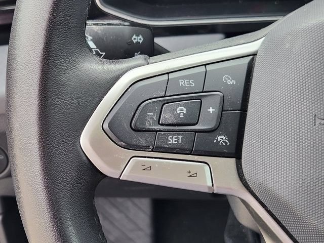Used 2025 Volkswagen Jetta SE FWD image 28