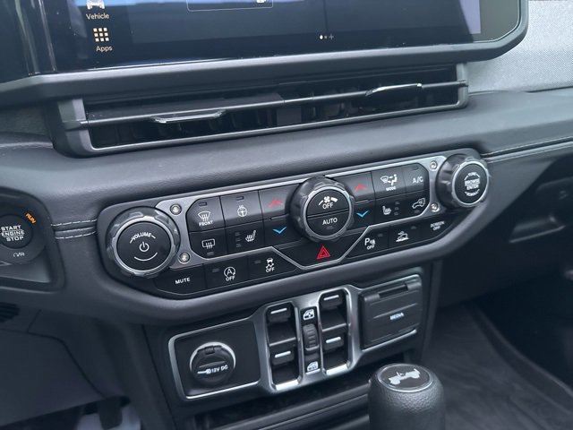 Used 2024 Jeep Wrangler Sahara w/ Safety Group image 31