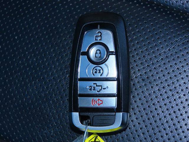 Certified 2022 Ford F150 Raptor w/ Equipment Group 801A High image 33