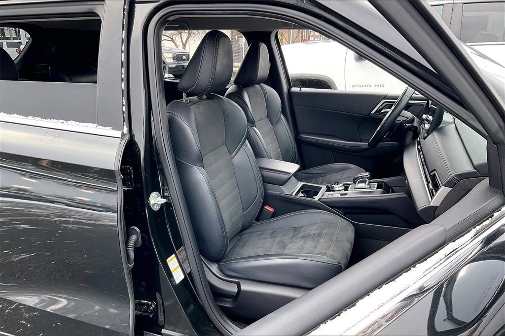 Used 2024 Mitsubishi Outlander SE image 6