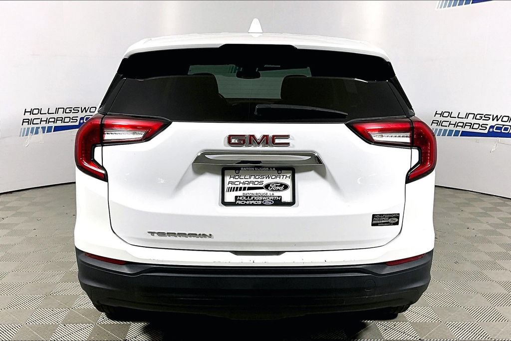 Used 2024 GMC Terrain SLE FWD image 4