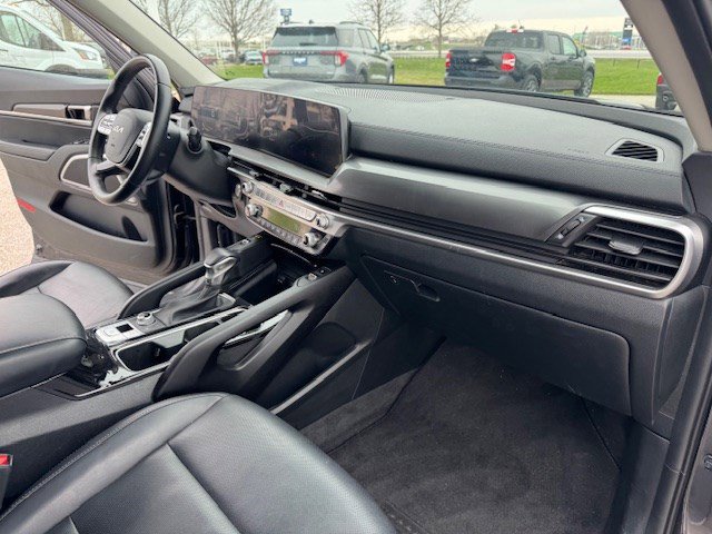 Used 2025 Kia Telluride S AWD/4WD image 39