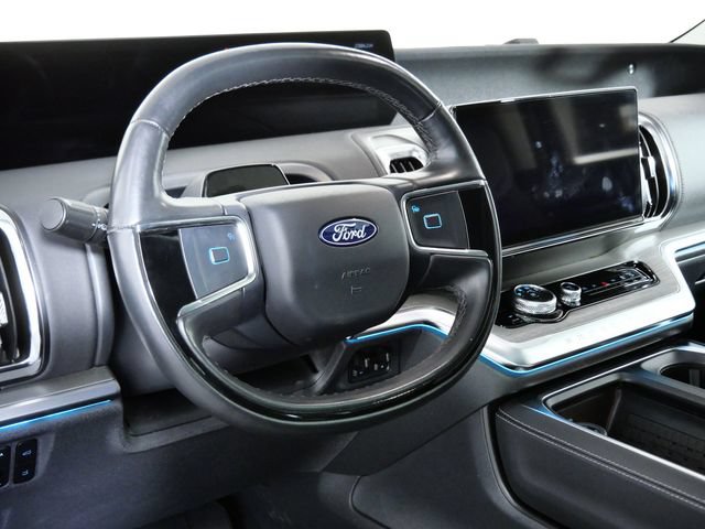 Certified 2025 Ford Expedition Platinum AWD/4WD image 20