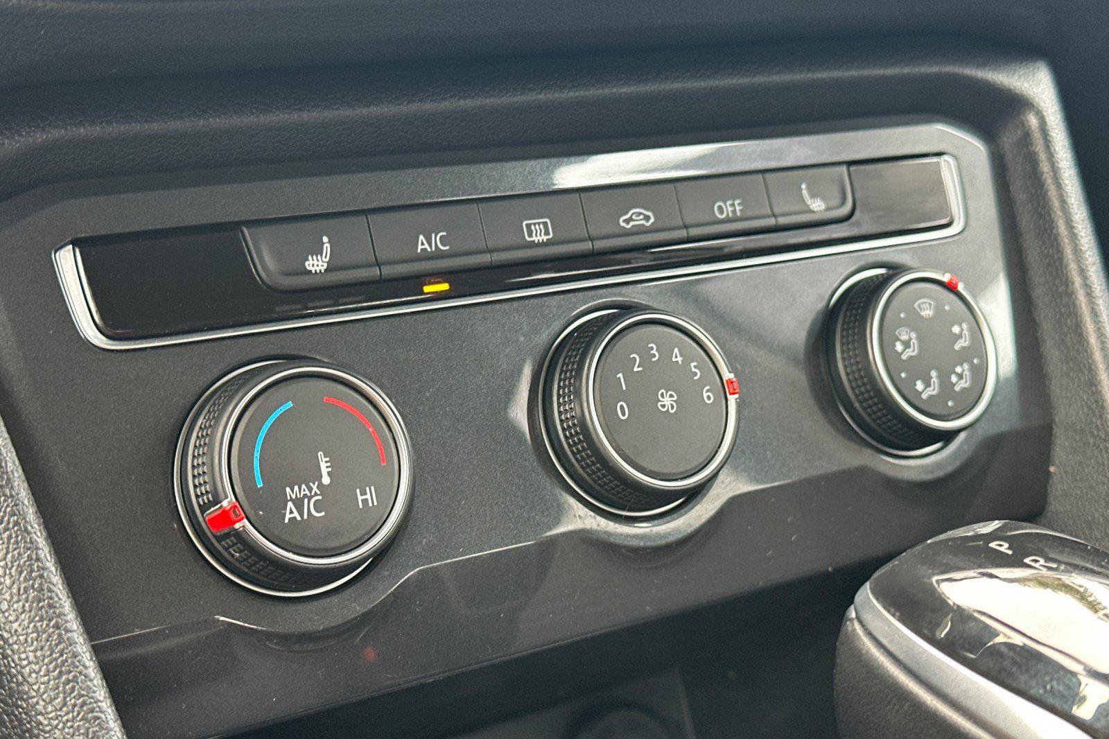 Used 2022 Volkswagen Tiguan S image 22