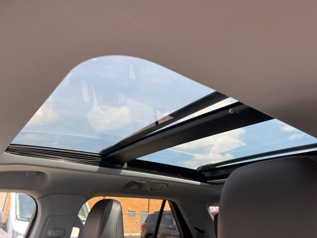 Certified 2022 Ford Explorer XLT w/ Equipment Group 202A image 20