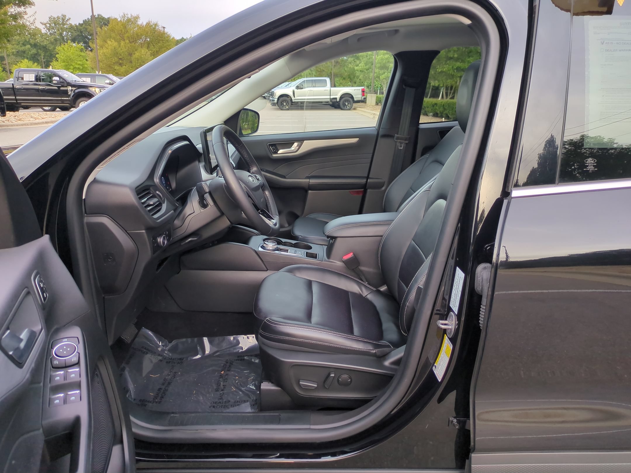 Certified 2023 Ford Escape Platinum AWD/4WD image 13