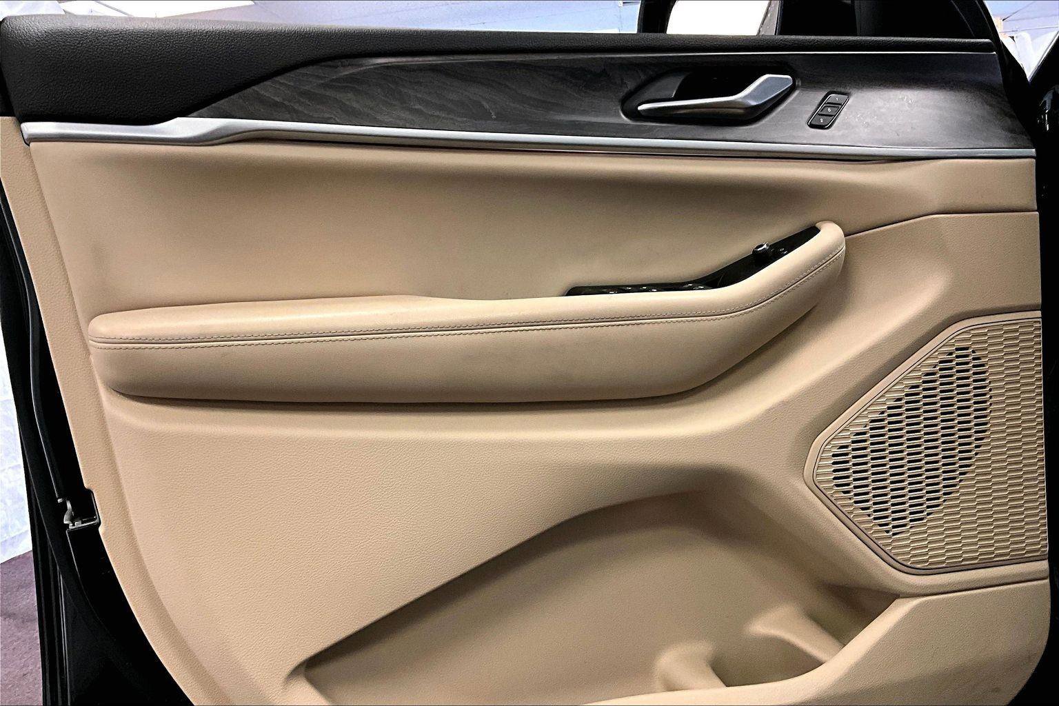 Used 2023 Jeep Grand Cherokee L Limited image 22