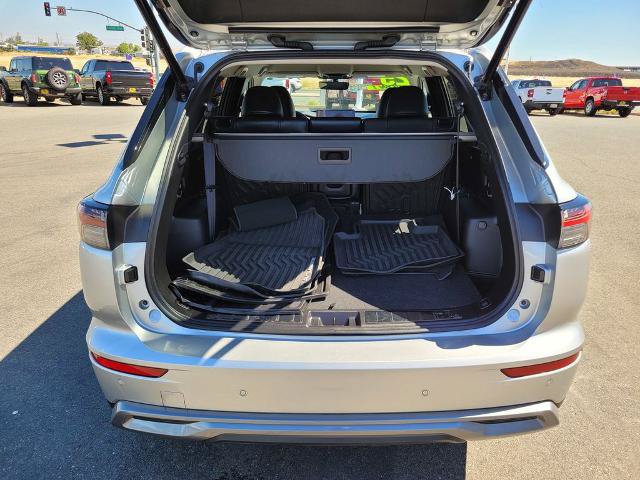 Used 2025 Mitsubishi Outlander SE FWD image 11