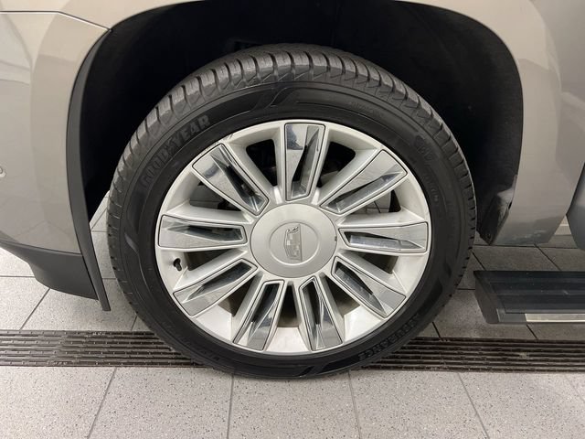 Used 2017 Cadillac Escalade Platinum AWD/4WD image 10