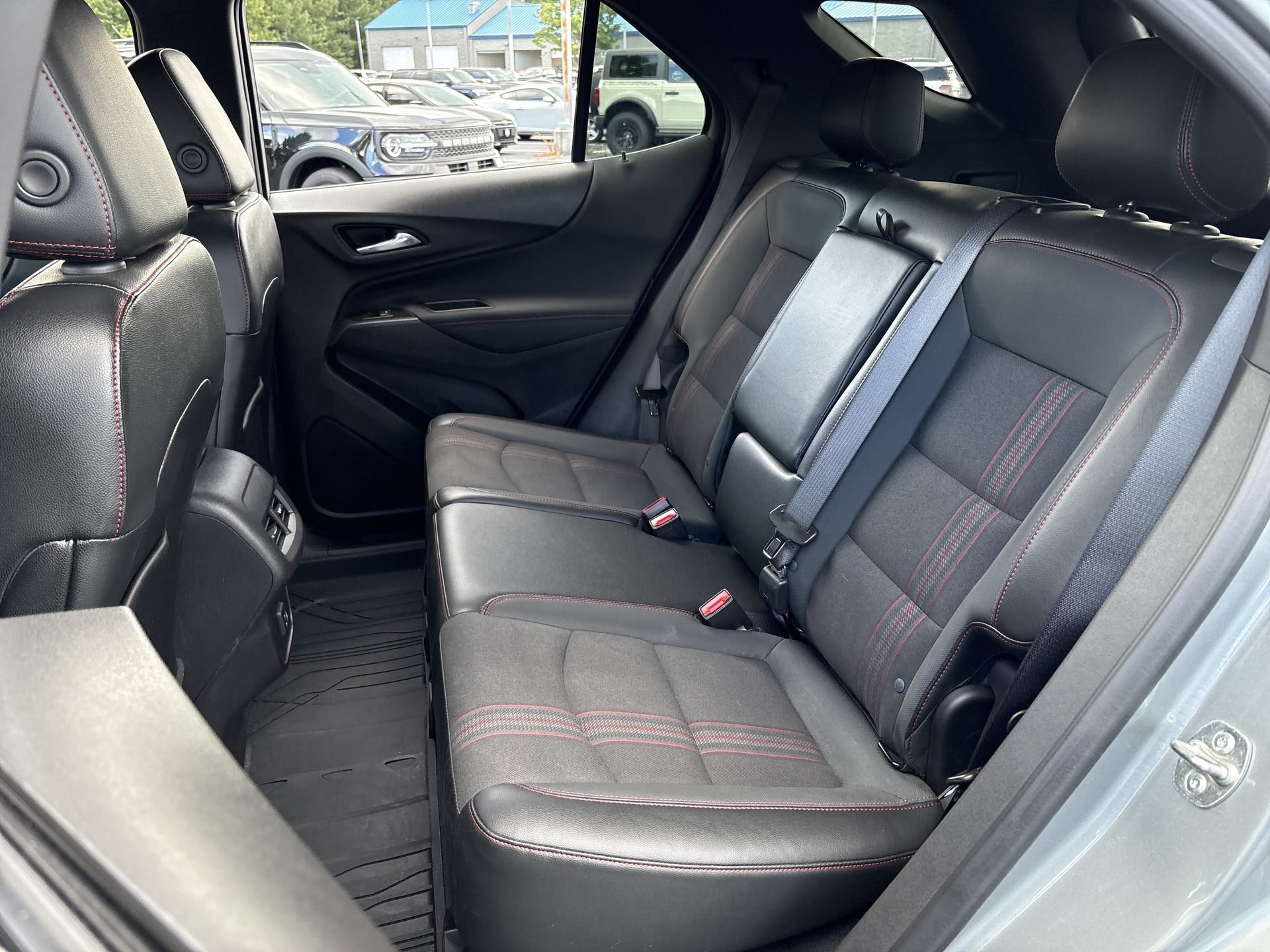Used 2024 Chevrolet Equinox RS w/ LPO, Floor Liner Package FWD image 17