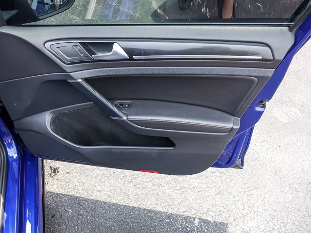 Used 2018 Volkswagen Golf R 4-Door AWD/4WD image 27