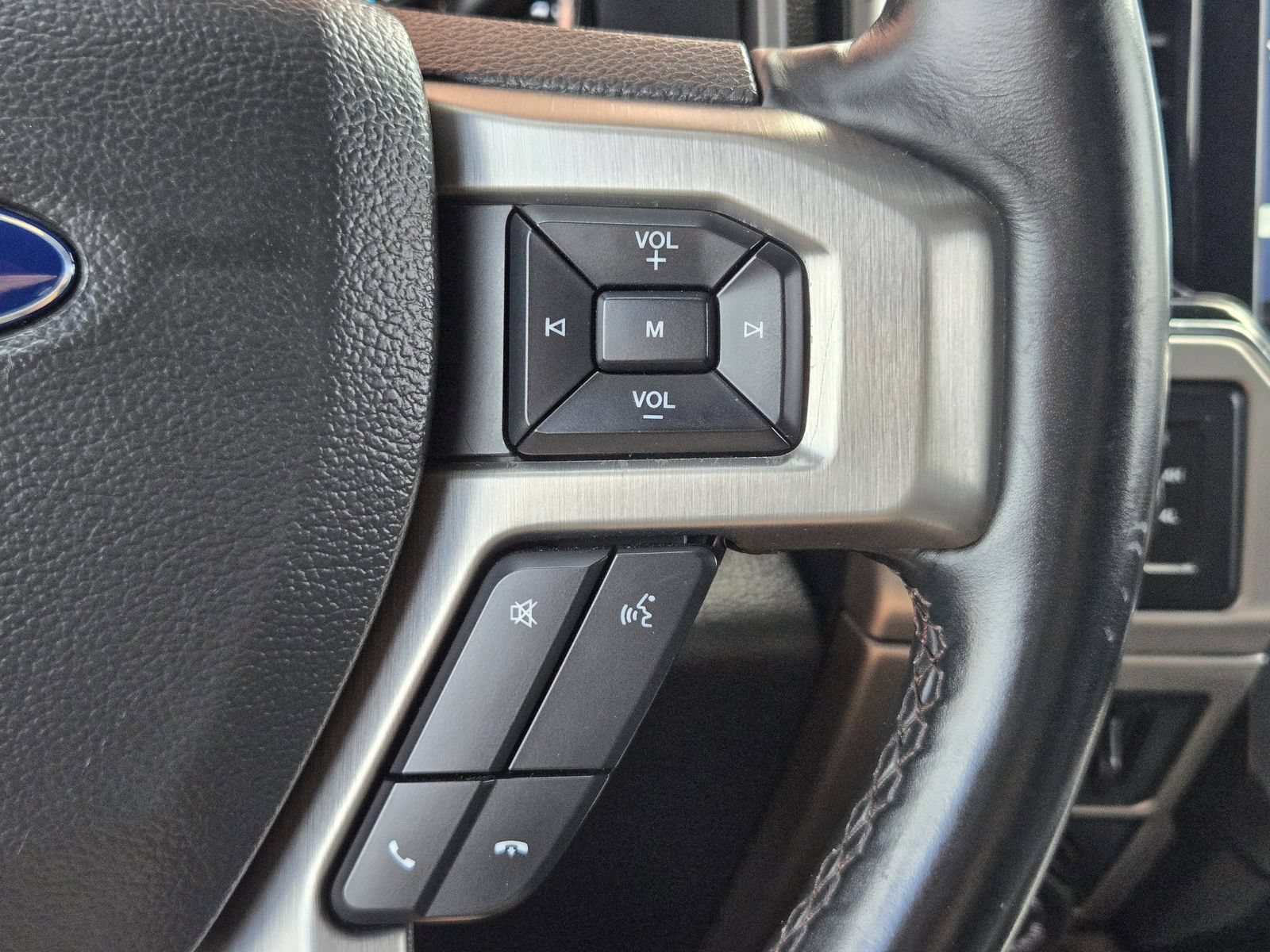 Certified 2022 Ford F350 Platinum AWD/4WD image 30