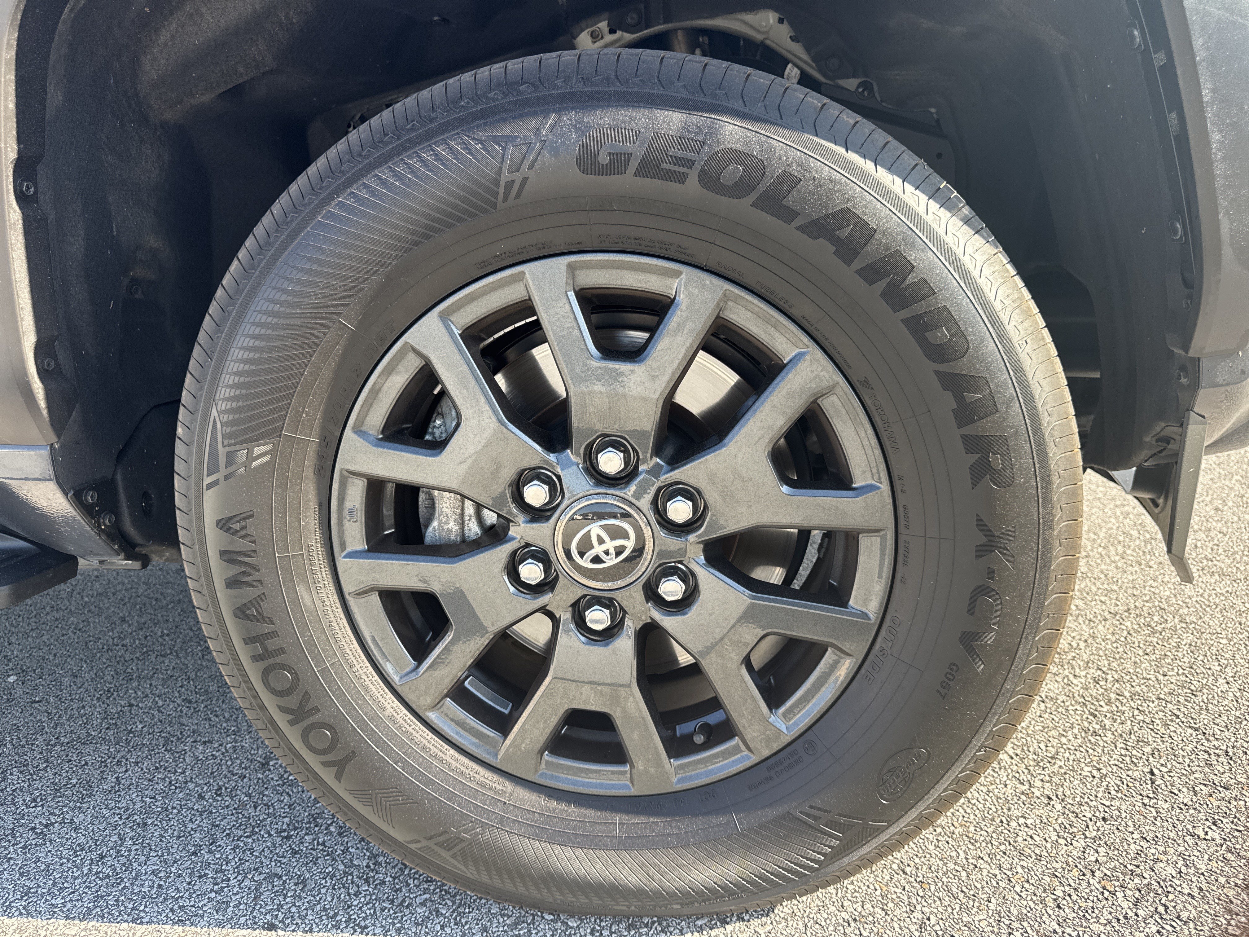 Used 2025 Toyota 4Runner SR5 AWD/4WD image 13