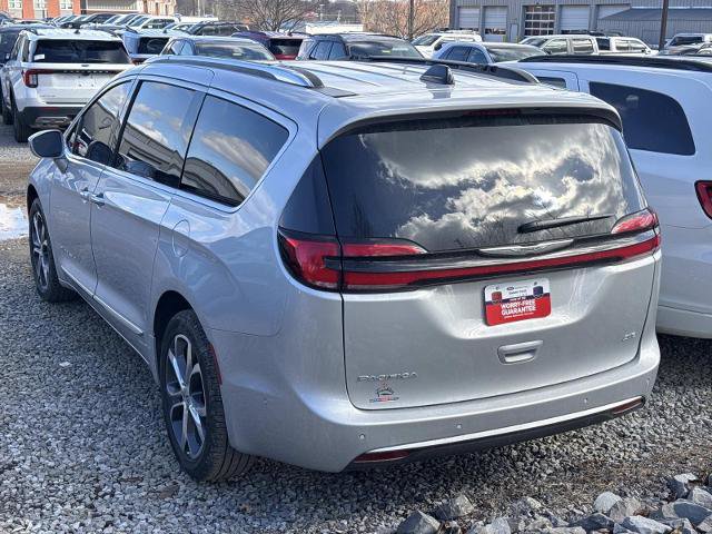 Used 2024 Chrysler Pacifica Pinnacle image 5