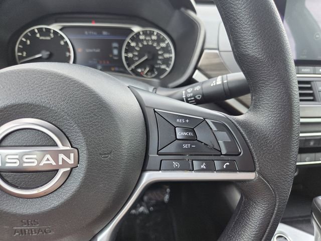 Used 2025 Nissan Altima 2.5 SV FWD image 18