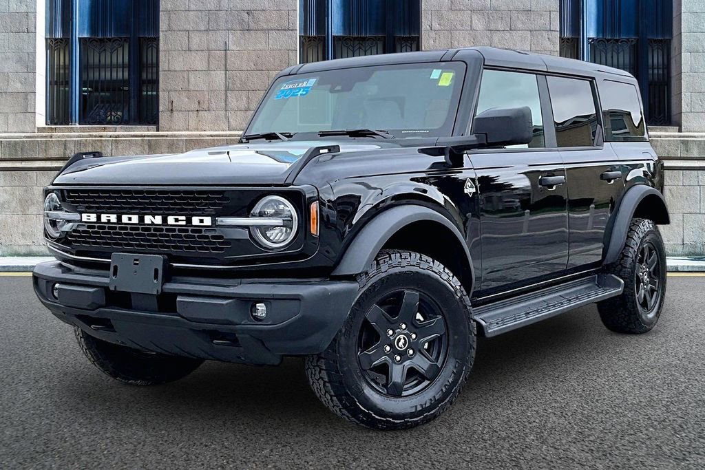Certified 2025 Ford Bronco Outer Banks w/ Black Appearance Package AWD/4WD image 2