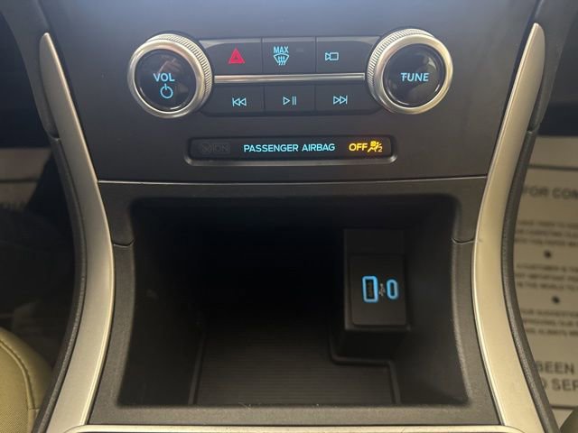 Certified 2021 Ford Edge SE image 17