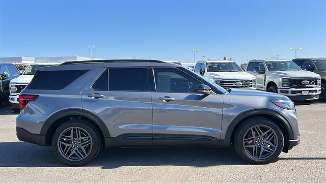Certified 2025 Ford Explorer ST-Line w/ Premium Package RWD image 2