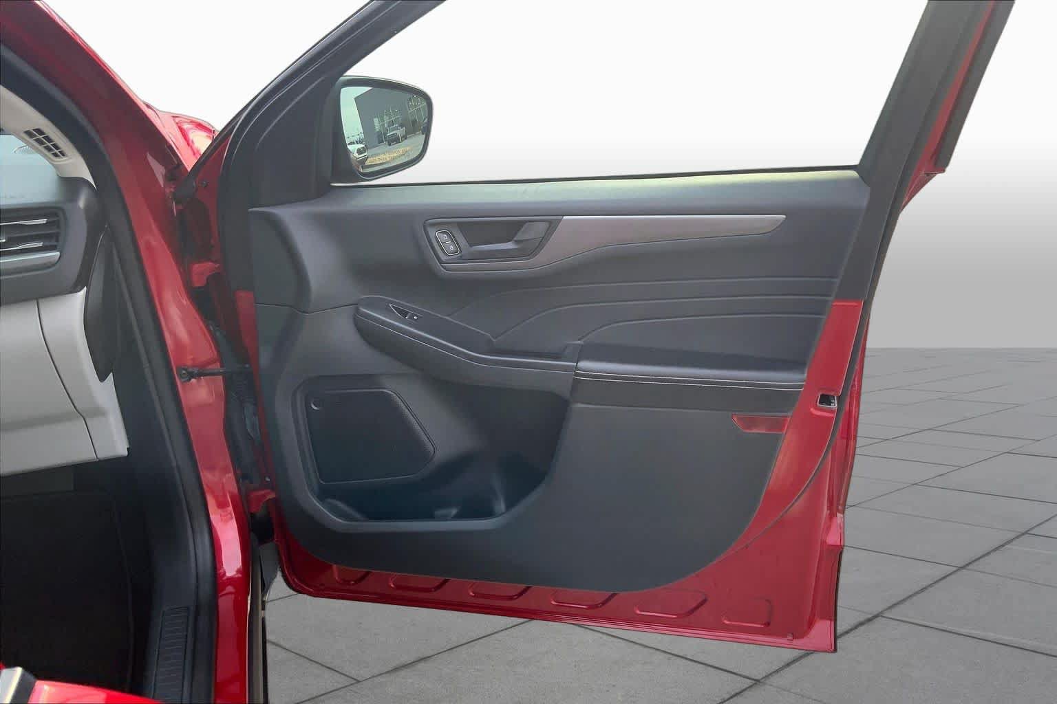 Certified 2023 Ford Escape Active AWD/4WD image 22