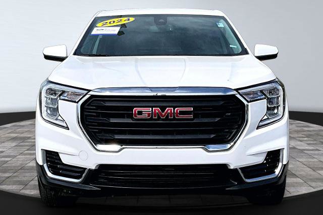 Used 2024 GMC Terrain SLE AWD/4WD image 3