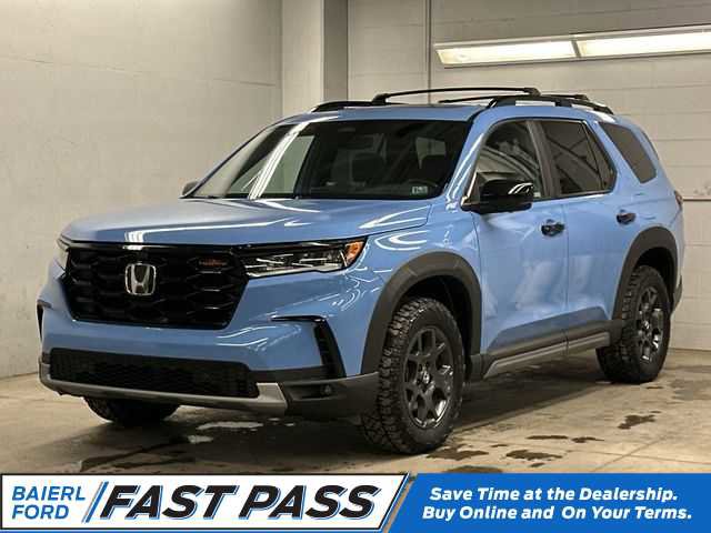 Used 2023 Honda Pilot TrailSport image 1